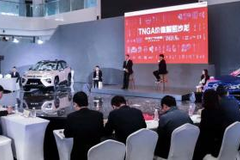 开一辆好车，驾驶能力会慢慢提高，比如这款车