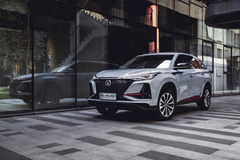 上半年最大黑马车型CS75PLUS，道出了什么“爆款公式”？