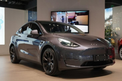 预算30万，Model Y，丰田赛那，捷豹XEL，这三款可以无脑选？