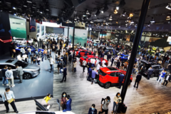 广州车展观察：国内外车企押宝新能源，电动化板块股价涨疯了？