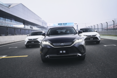 “越优雅 驭从容”一汽丰田凌放燃擎赛道，尽显优雅