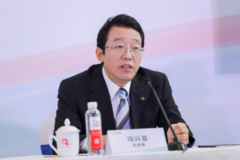 冯兴亚话音刚落，“埃小蔚”就来了！