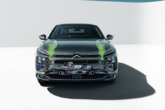 配备真皮座椅、eHUD，凡尔赛C5 X FM版16.37万全新上市