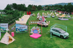 露营+音乐节+潮流集市，潮玩青年秀出“撒野”个性