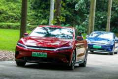还是国产车好！开完汉EV创世版后，特斯拉Model 3瞬间不香了！