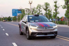 通用边亏边加码，埃安强势入局，Robotaxi有未来吗？