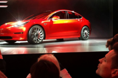 新款Model 3曝光，外观、性能大变样，新车能挽回特斯拉的形象吗？