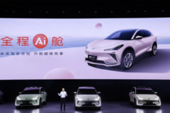 蔚来白降价了？智己LS7 Urban Fit版杀入30万内，卷爆C级豪华SUV