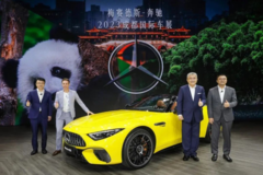 人气爆棚！坚持“油电双行”的奔驰，在成都车展出尽了头风