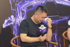 都是裁员，极越CEO夏一平被围堵，为何丁磊却能“体面”离场？