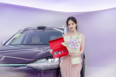 李一桐加入问界M9车主大家庭，明星选择印证科技豪华魅力