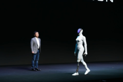 小鹏机器人的“猫步”，走在了整个行业的“软肋”上了？