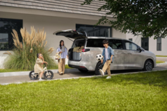 7.3万起！五菱星光730上市，用电滑门与大七座重新定义家庭出行