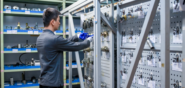 网红景点靠氛围，传世古建靠标准；修车也是一样！