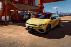 重塑10万级年轻出行价值标杆 零跑Lafa5上市限时惊喜价9.28万起