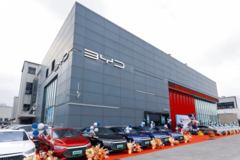 收入分配迎大变革，比亚迪、宁德时代率先涨薪，车企潜规则已破？