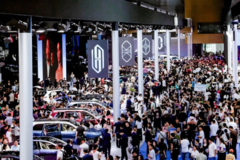 补贴退坡、降价停了…2026我们还敢买车吗？