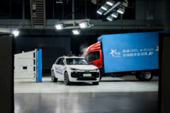 越整活越焦虑：2025车市年度盘点——测试、争议与信任磨损