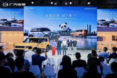 成都车展“方盒子F4”应战，20万家用硬派赛道炒热了？