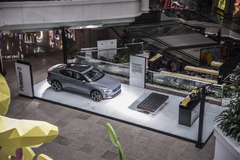 Polestar2电动跑车亮相广州，剑指特斯拉Model 3
