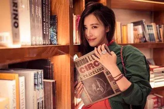 “贵族”田朴珺授课：有奔驰、劳斯莱斯，那不是贵族，那是暴发户