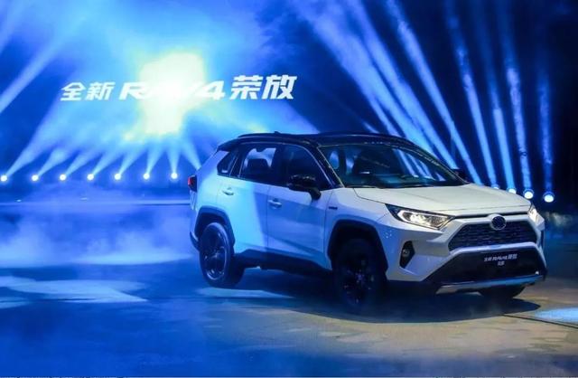 RAV4荣放：能超越自己的，大概就只有全新的RAV4荣放了