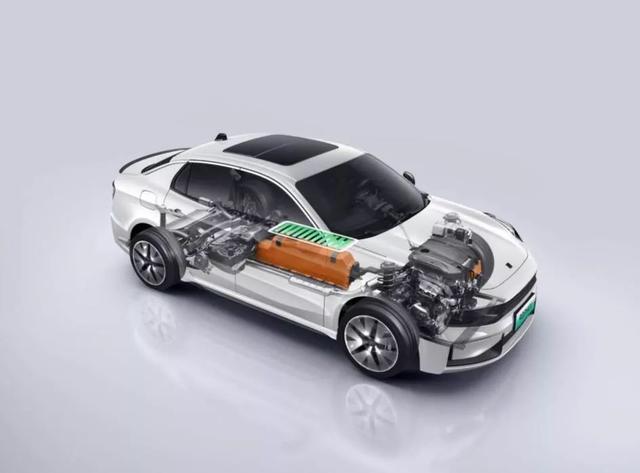纯电续航不够、插电混动不省油？那是你没开过领克01 PHEV