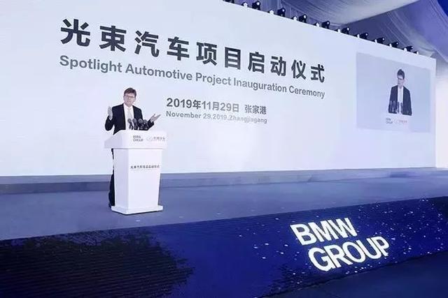 DS“凋谢”、光束“破茧”：十年间，新人哪知旧人哭