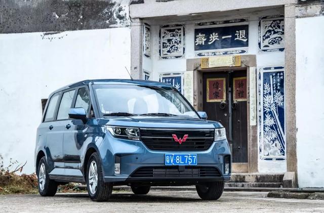 五菱宏光PLUS，多功能MPV，是潮州富商的新标配？