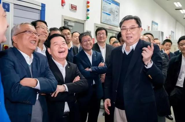 帕萨特被打脸，奥迪A7L国产，退圈海马？车市新十年已拉开序幕