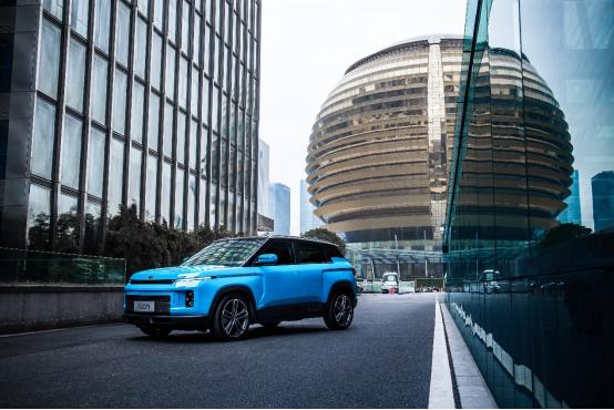 7.9秒破百，油耗5.7L，吉利icon向主流合资SUV宣战