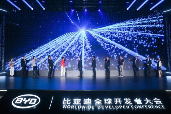 2020电动汽车百人会，王传福：刀片电池将最先搭载于比亚迪“汉”