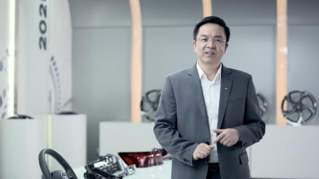 全新奥迪A4L来了，火力全开，宝马3系和奔驰C级应如何接招？