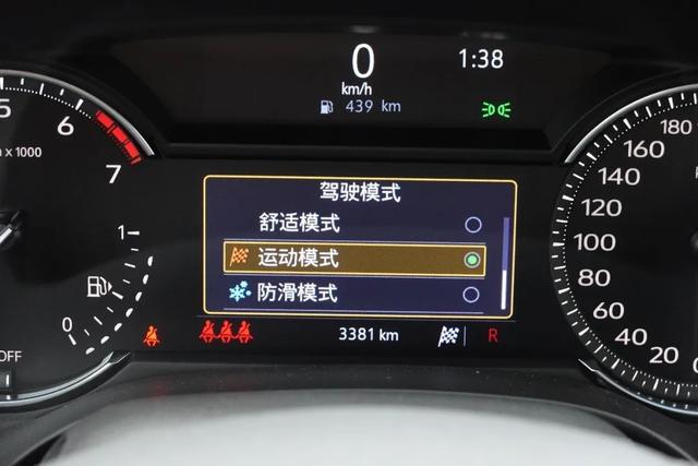凯迪拉克CT4适合谁？值不值？好不好开？看完你就全明白