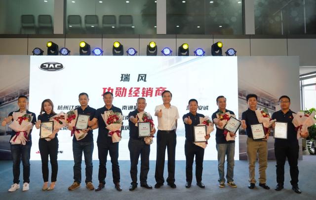 华南车主的“赚钱神器”来了！赢在起跑线，还得看全新瑞风M4?