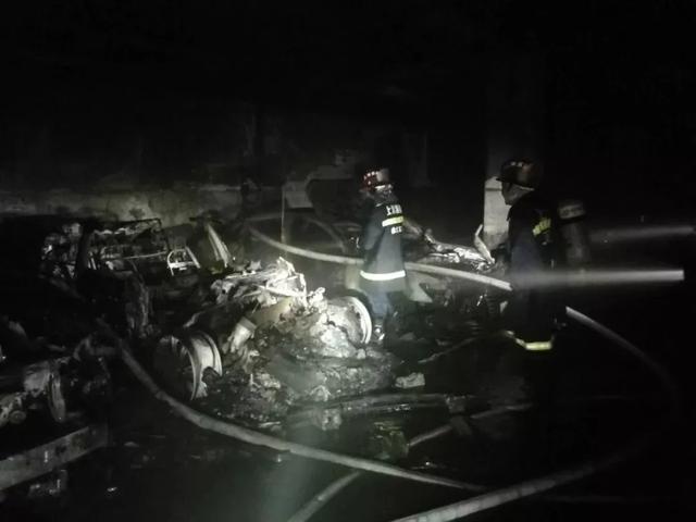 丰田VS特斯拉：当车企丧失“底线”之后，有多可怕？