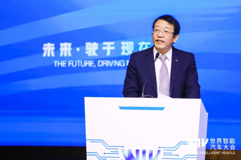冯兴亚一个月现身6个重要场合，都在谈同一件大事！是什么信号？