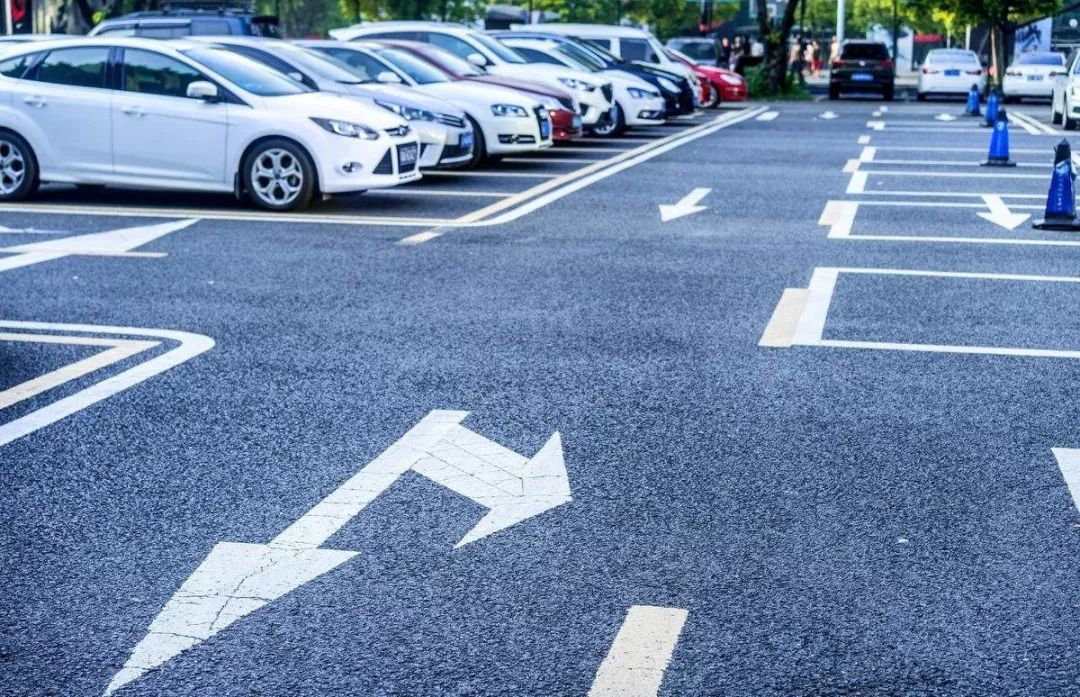 高开低走！共享汽车，终究还是“倒”了