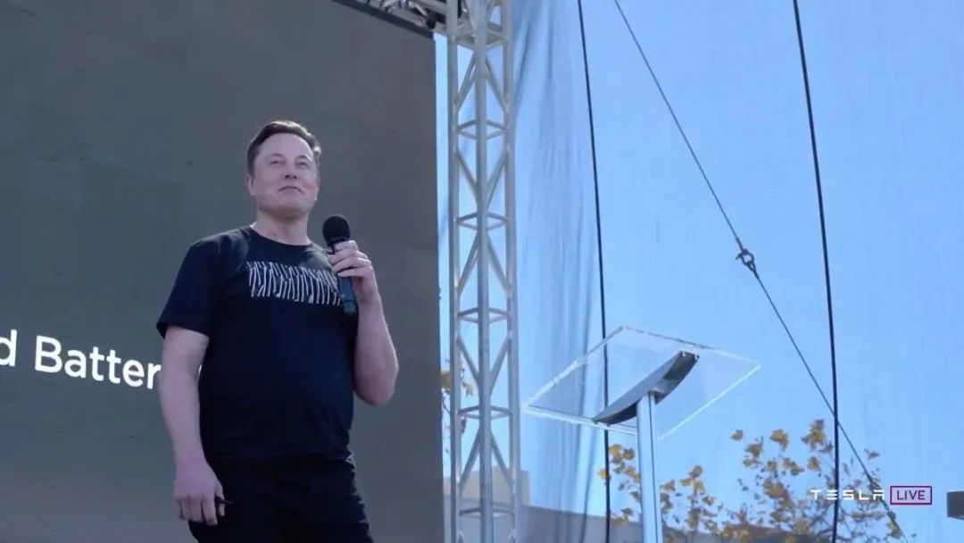电动车“骗子”激辩背后：是谁的傲慢，又是谁的偏见