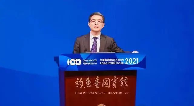 电动车“骗子”激辩背后：是谁的傲慢，又是谁的偏见