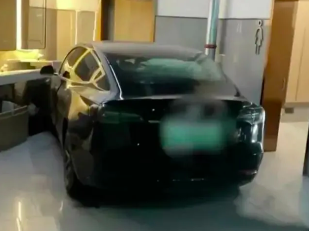 Model 3又烧了，还是甩锅式回应！为何特斯拉总能耍无赖？