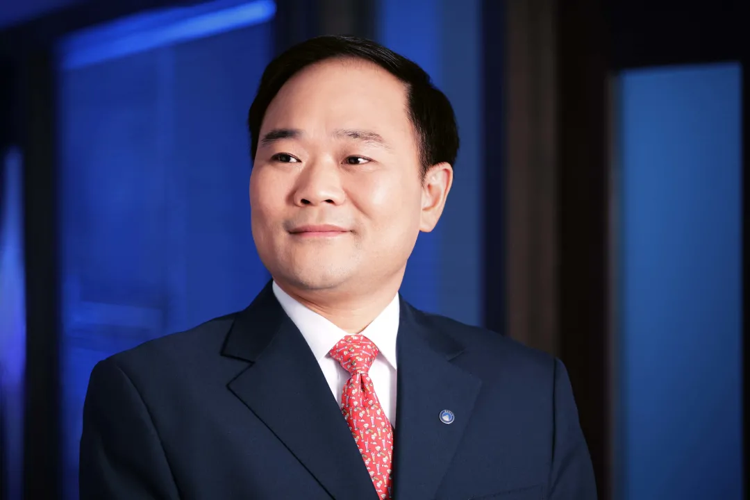 狂妄的李想，谦逊的李书福，谁在真正抓住了未来？