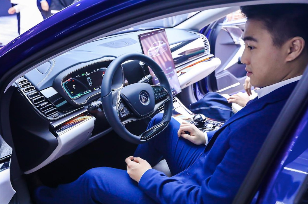 特斯拉也做不到！比亚迪“汉唐盛世”，竟让Z世代疯狂？