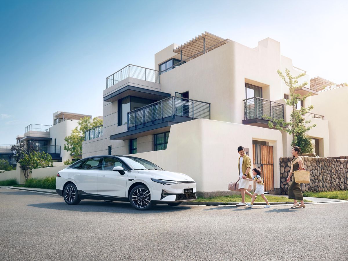 迈腾和Model 3都不行！20万家轿市场，小鹏P5没对手？