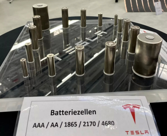 特斯拉柏林工厂落成，一体式底盘电池包就位，又要改变世界了？