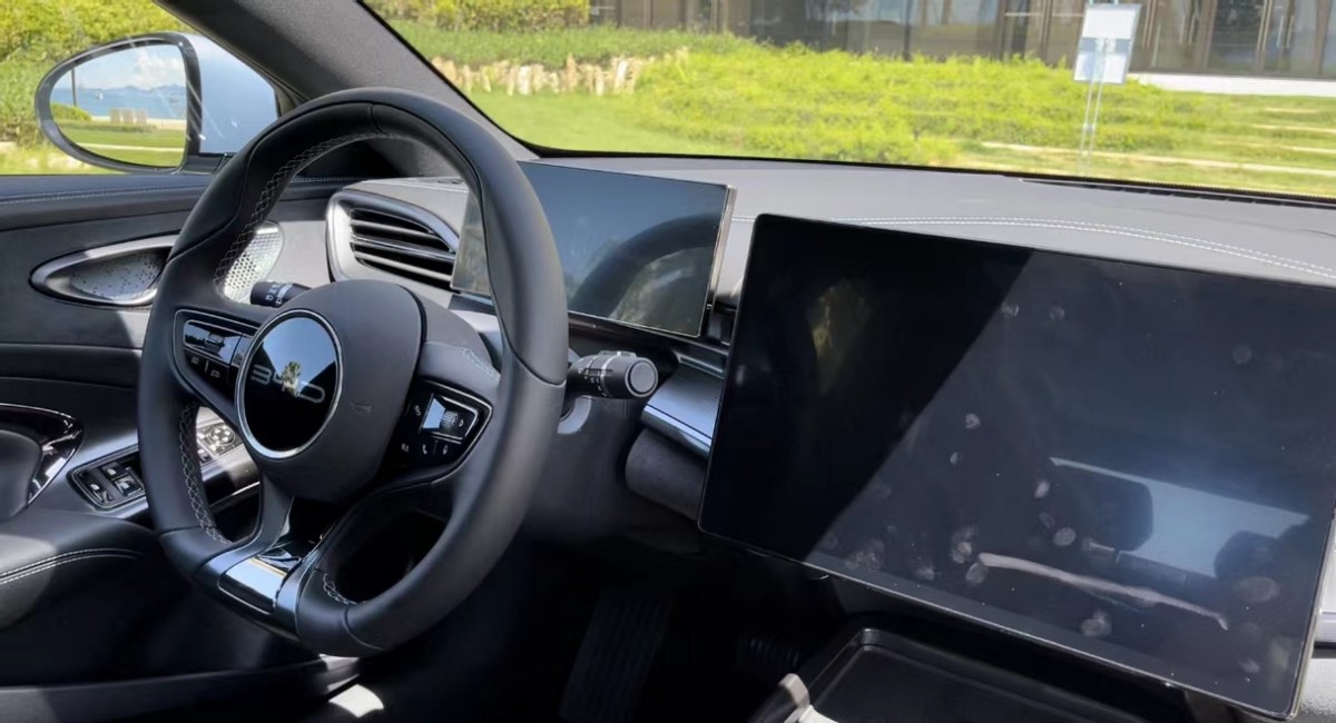 预售订单破11万，实力不输特斯拉Model3，比亚迪海豹真“爆”了！
